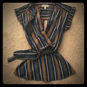 Deep V blouse Subtle peplum waste with tie